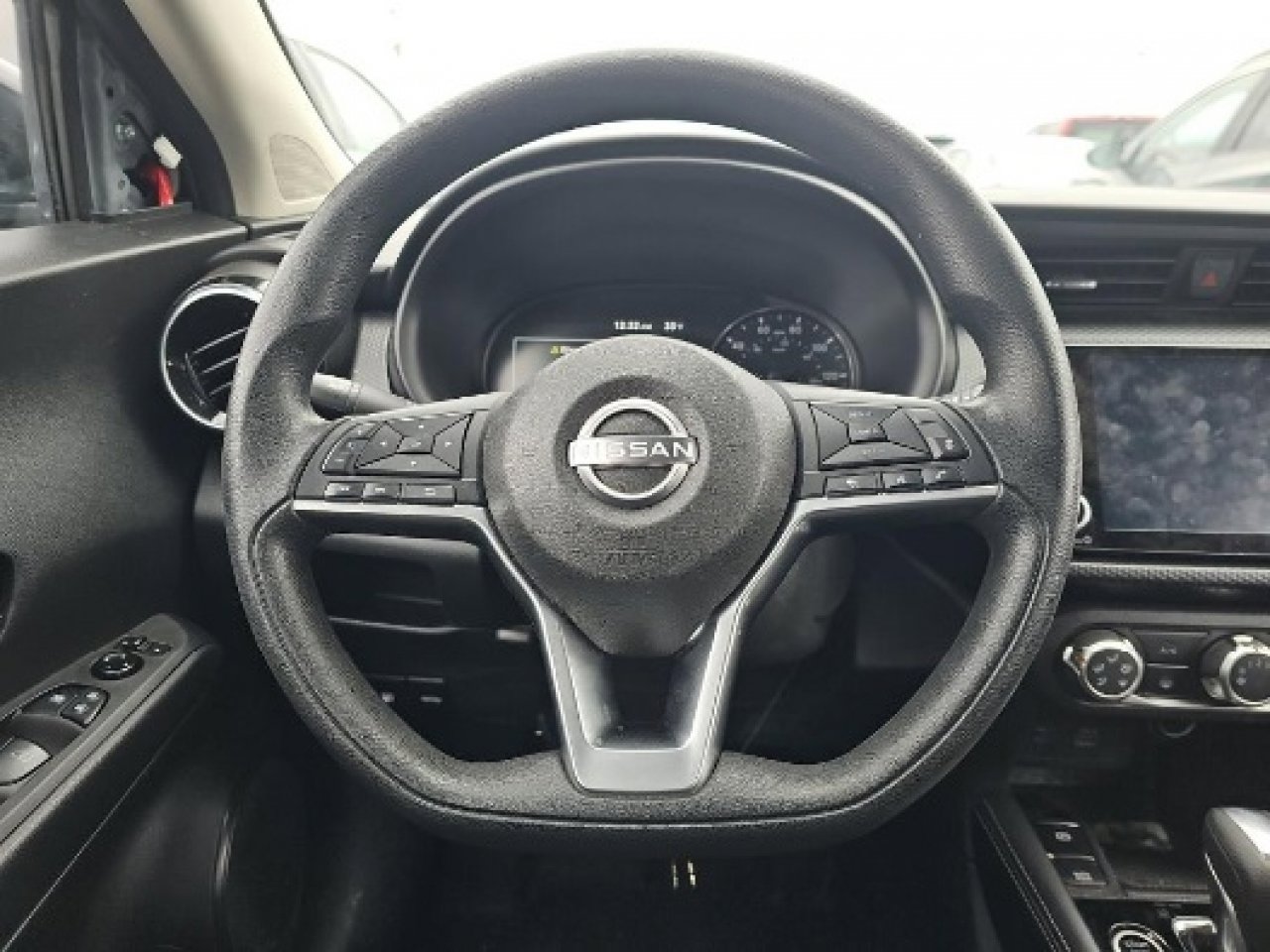 Used 2023 Nissan Kicks SV image 13
