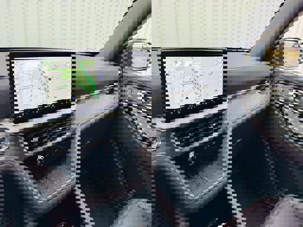 Certified 2025 Ford Explorer Platinum w/ LUX Leather Package AWD/4WD image 24