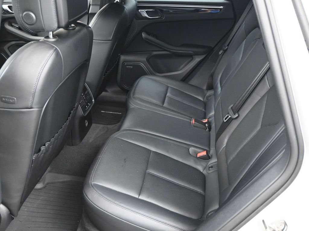 Certified 2023 Porsche Macan S image 7