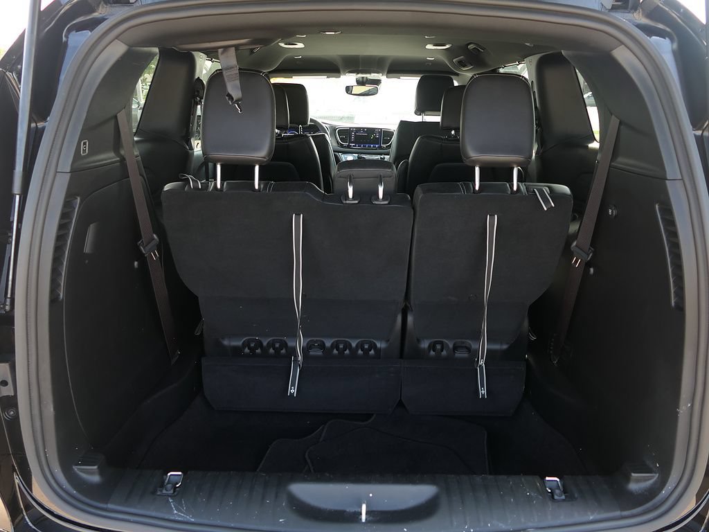 Used 2025 Chrysler Voyager LX FWD image 22