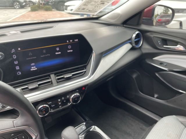 Used 2025 Chevrolet Trax LT w/ Driver Confidence Package FWD image 13