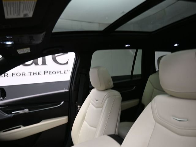 Used 2024 Cadillac XT6 Sport w/ Technology Package AWD/4WD image 18