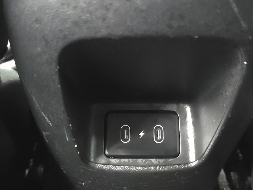 Certified 2025 Hyundai Elantra Limited FWD image 27