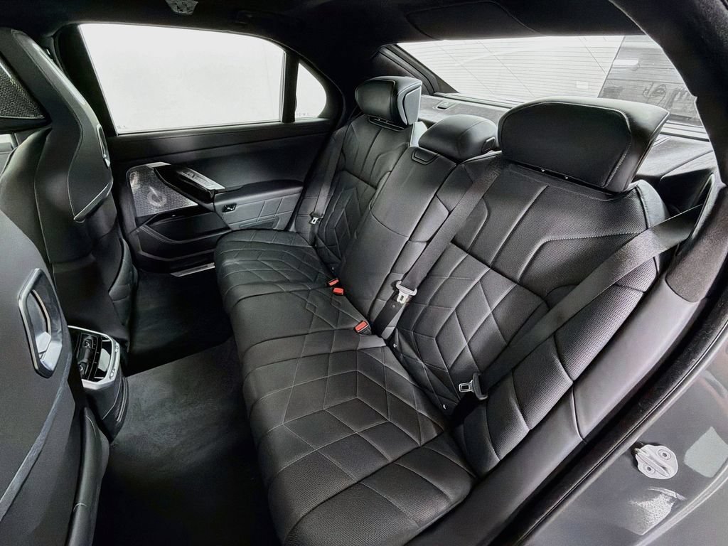 Used 2023 BMW 760i xDrive w/ Luxury Rear Seating Package AWD/4WD image 26
