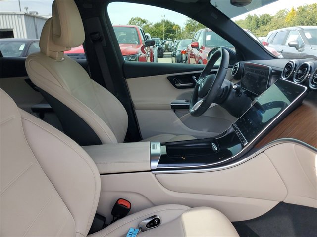 Used 2024 Mercedes-Benz GLC 300 4MATIC image 34
