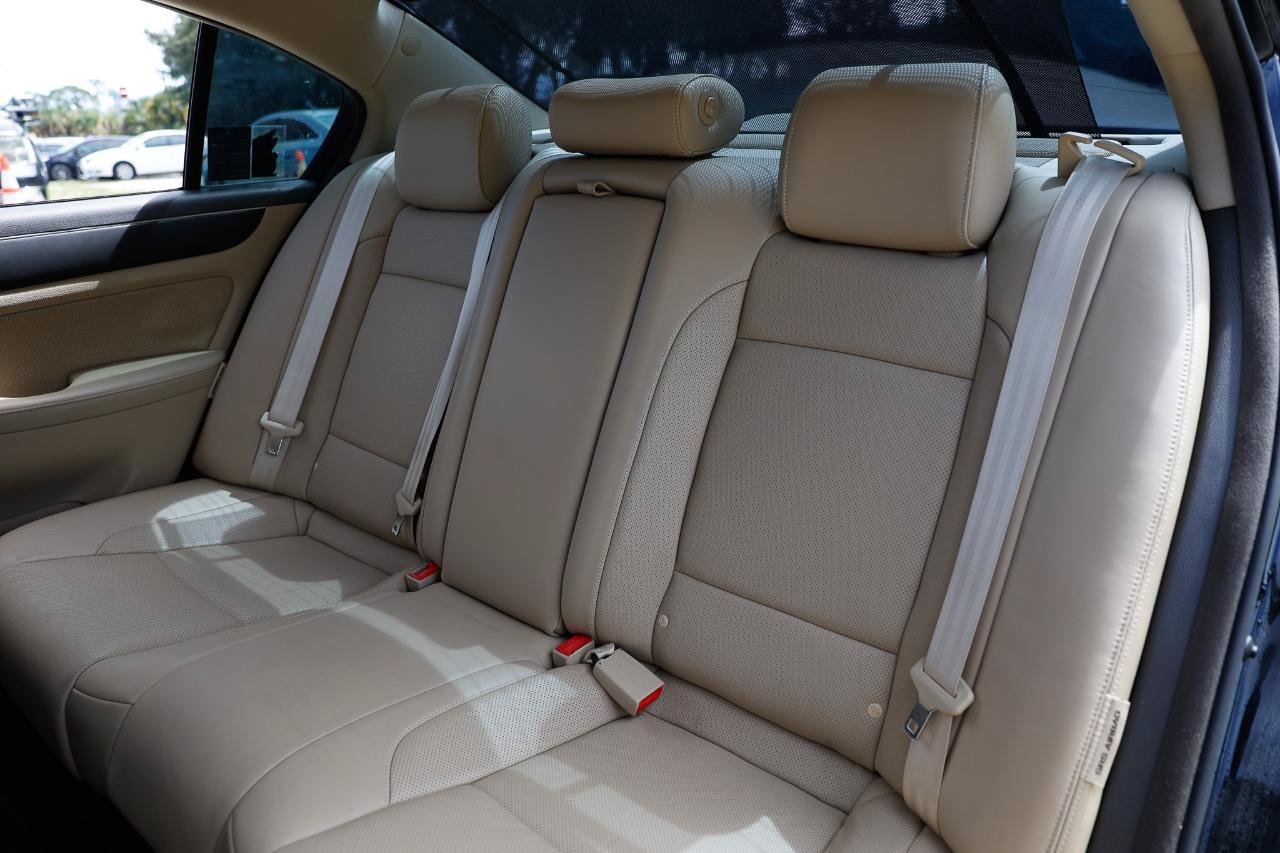 Used 2013 Hyundai Genesis 3.8 w/ Premium Pkg RWD image 8