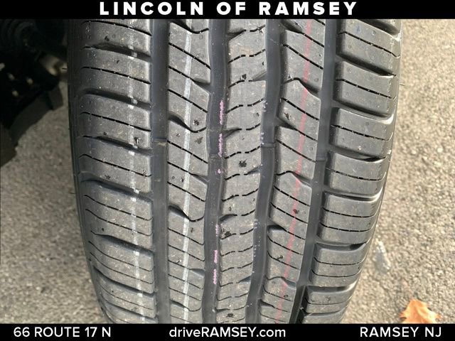 Used 2022 Lincoln Corsair AWD w/ Equipment Group 101A image 27