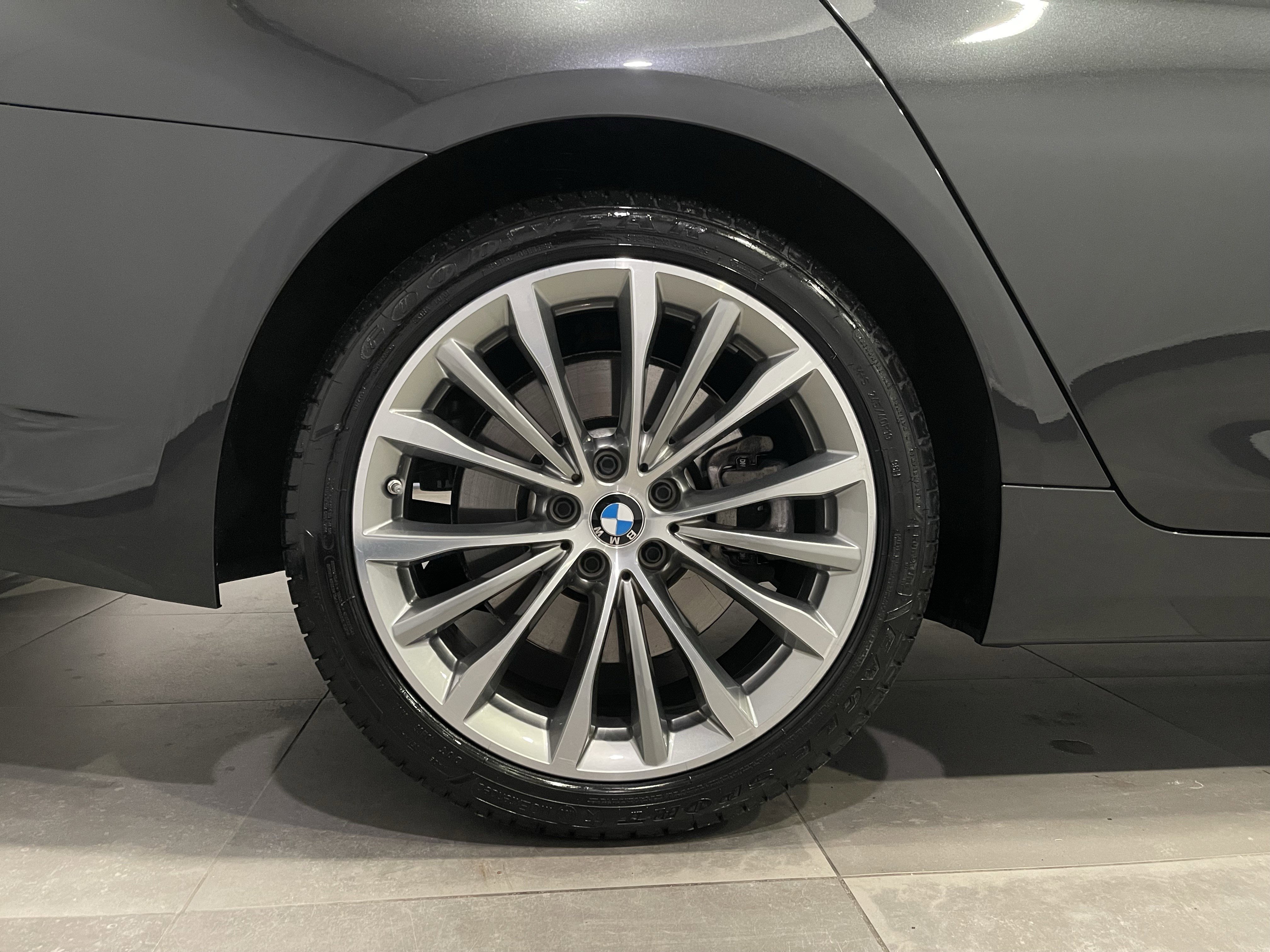 Certified 2023 BMW 540i xDrive w/ Premium Package image 9