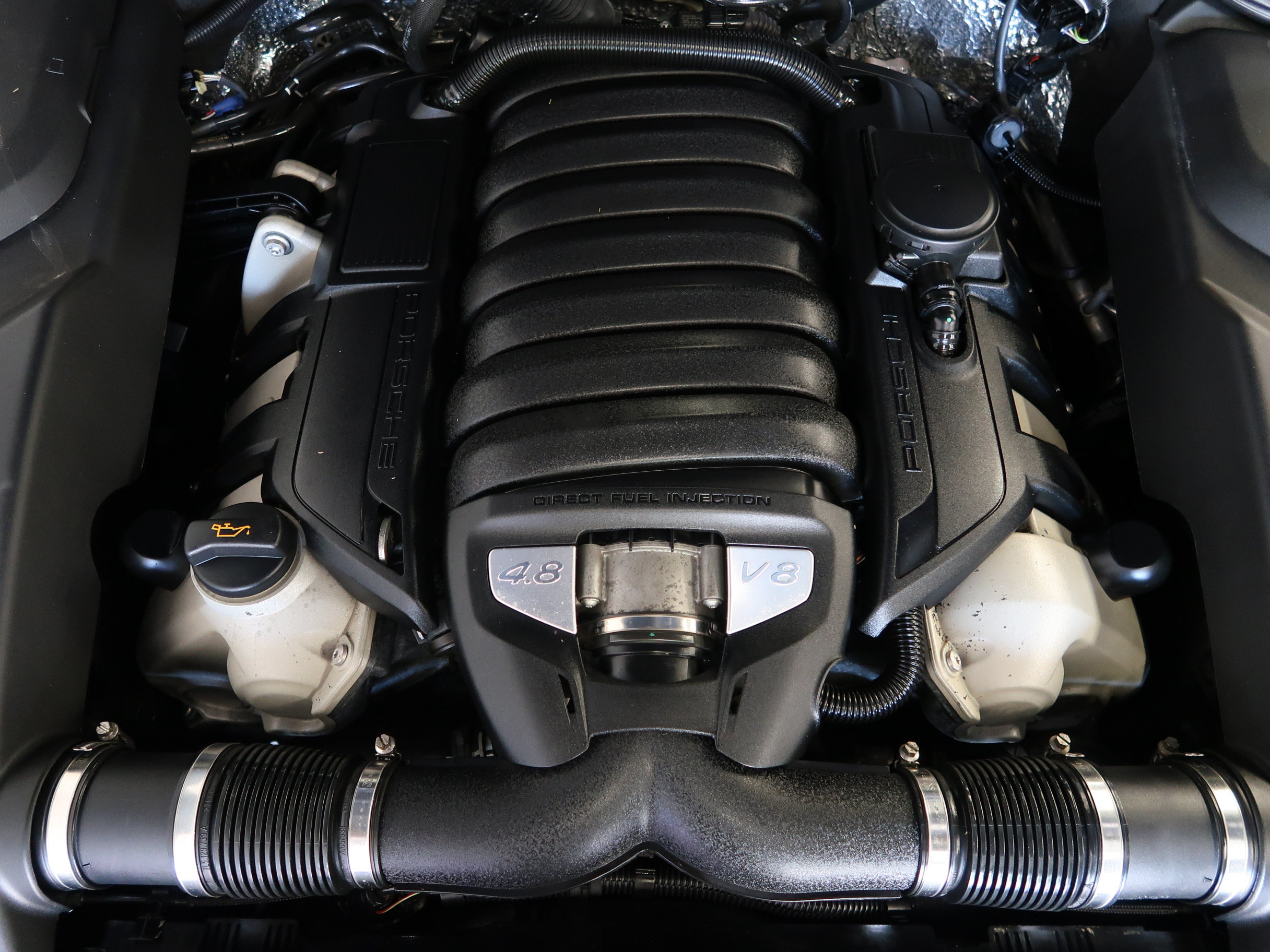 Used 2014 Porsche Cayenne GTS AWD/4WD image 39