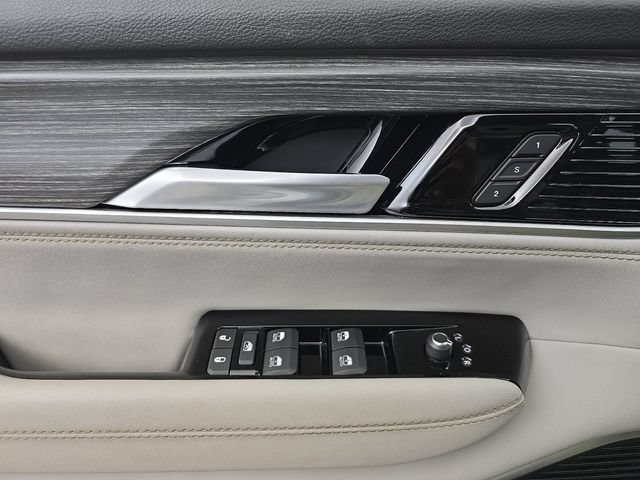 Used 2024 Jeep Wagoneer Series II w/ Flexible Seating Group RWD image 27