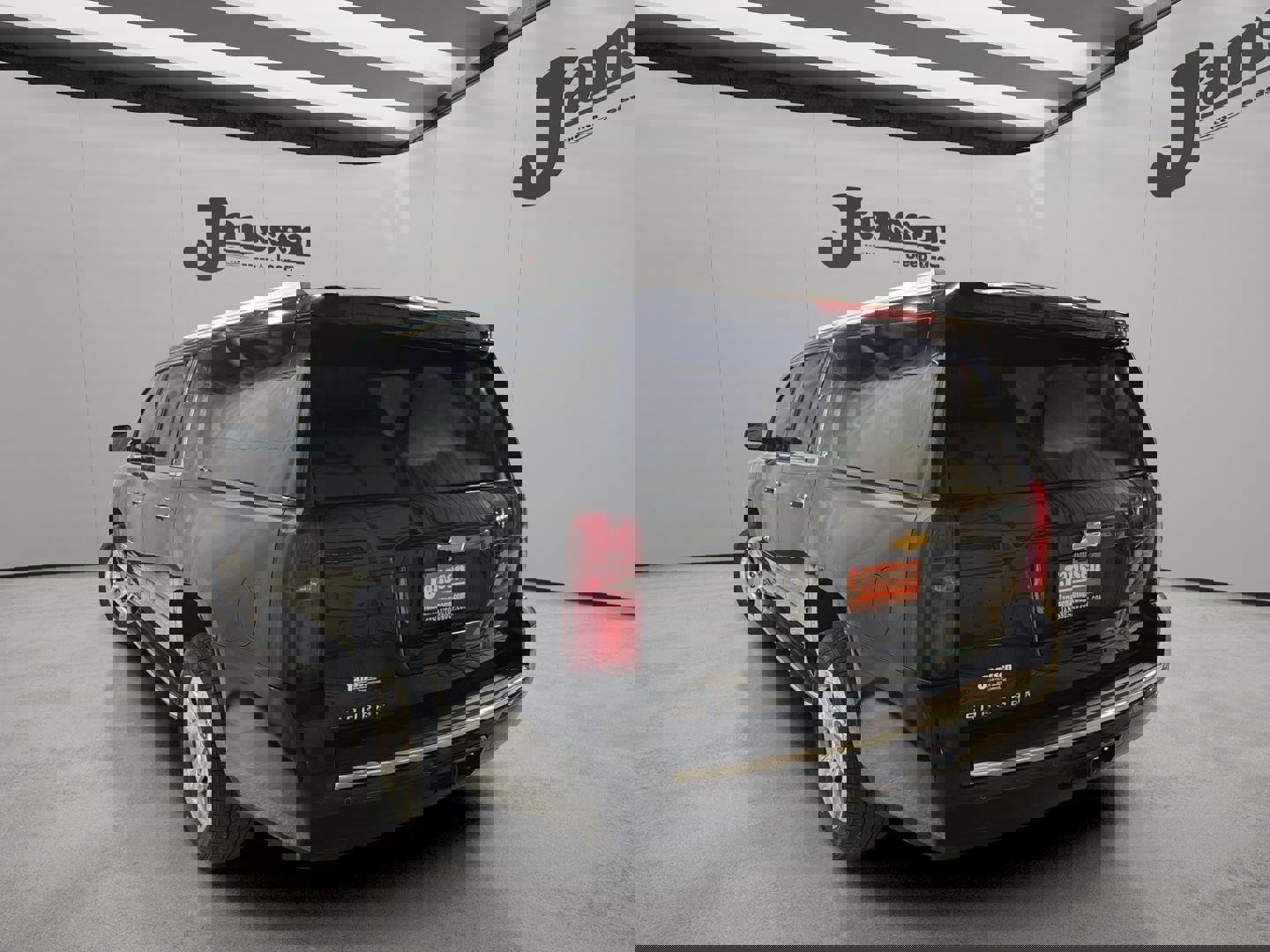 Used 2016 Chevrolet Suburban LTZ image 2