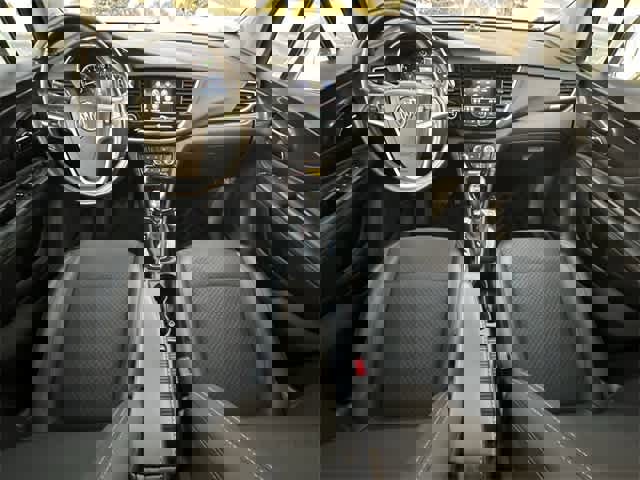 Used 2022 Buick Encore Preferred w/ Safety Package image 19