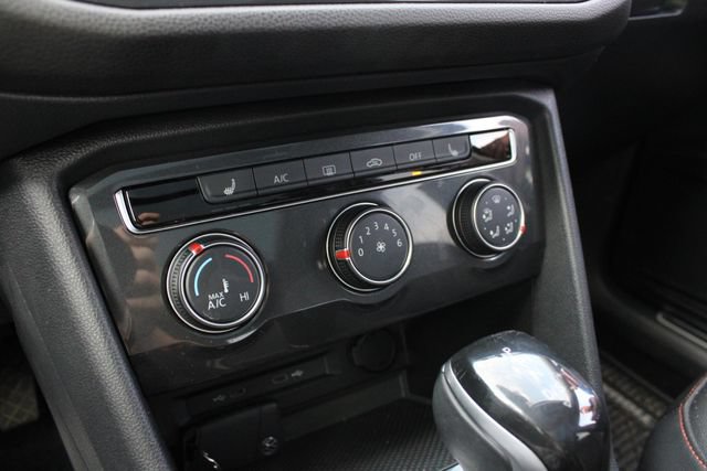 Used 2024 Volkswagen Tiguan Wolfsburg Edition w/ Panoramic Sunroof Package AWD/4WD image 17