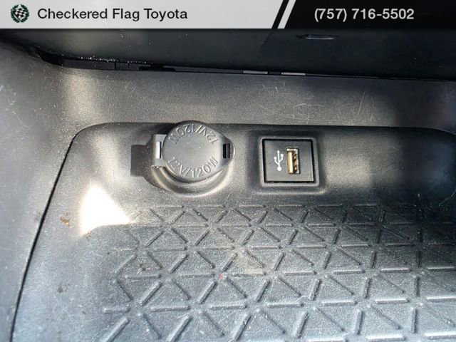 Used 2024 Toyota RAV4 XLE FWD image 19