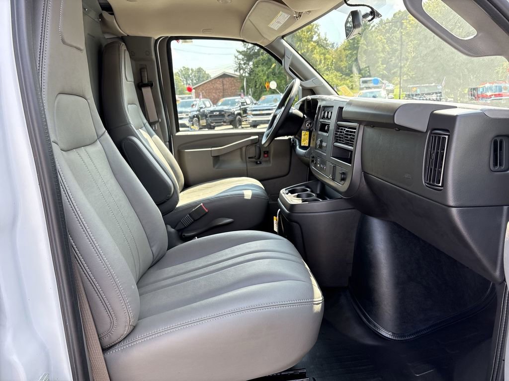 New 2025 Chevrolet Express 2500 w/ Driver Convenience Package image 24