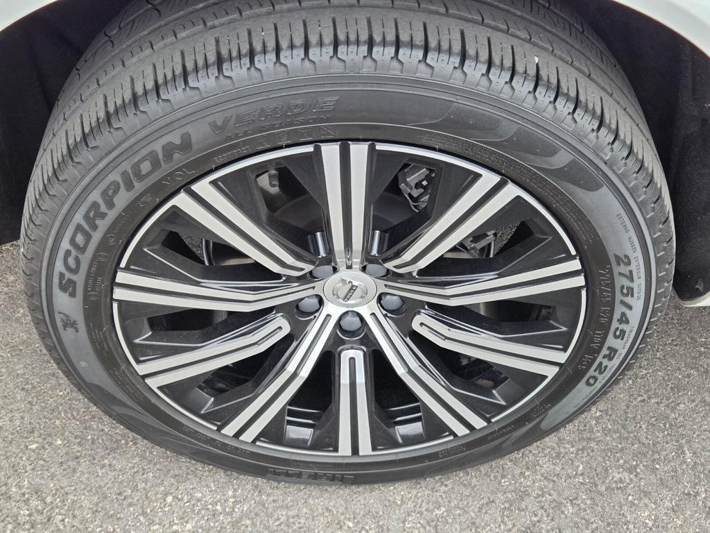 Used 2023 Volvo XC90 B6 Plus AWD/4WD image 10