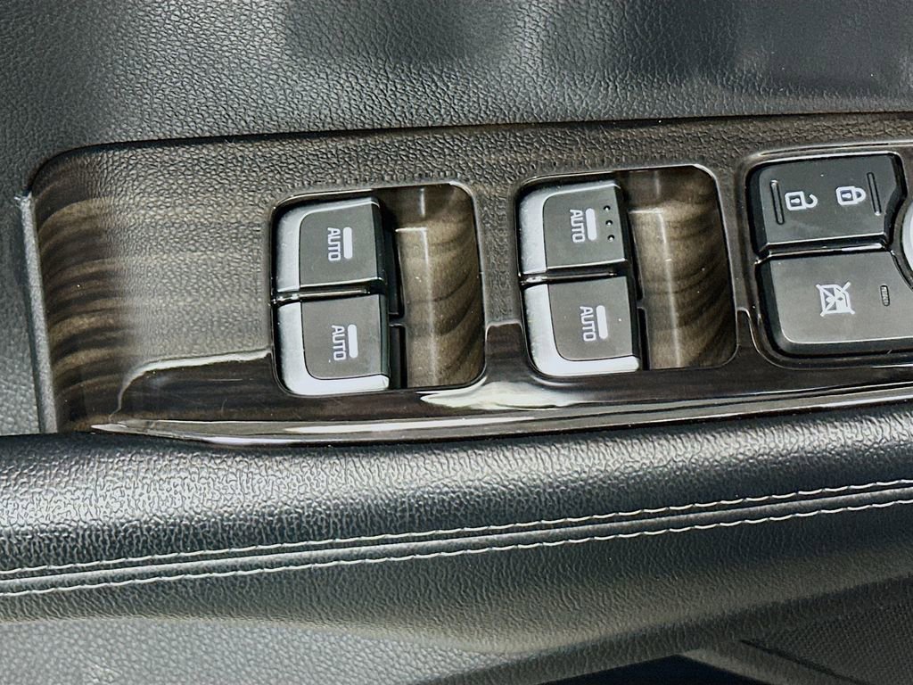 Used 2018 Kia Sorento EX AWD/4WD image 19