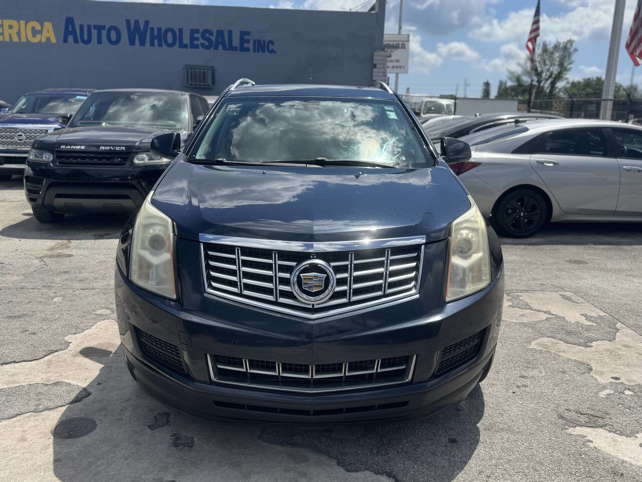 Used 2014 Cadillac SRX Luxury w/ Driver Awareness Package image 2