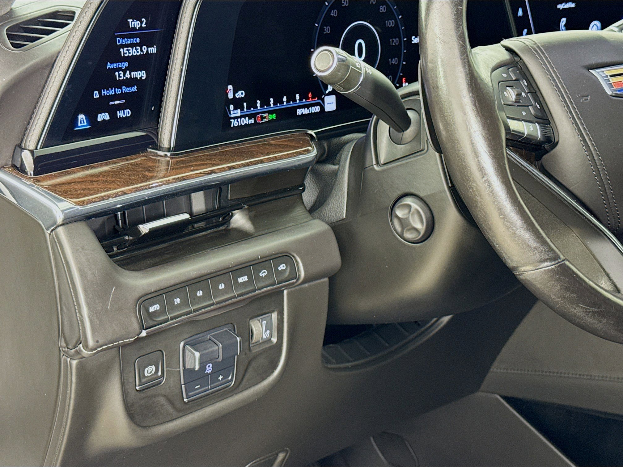 Used 2023 Cadillac Escalade ESV Sport Platinum w/ Heavy-Duty Trailer Package AWD/4WD image 10