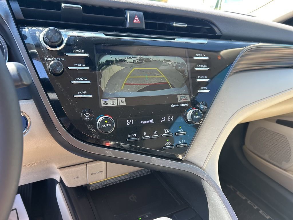 Used 2020 Toyota Camry XLE image 11