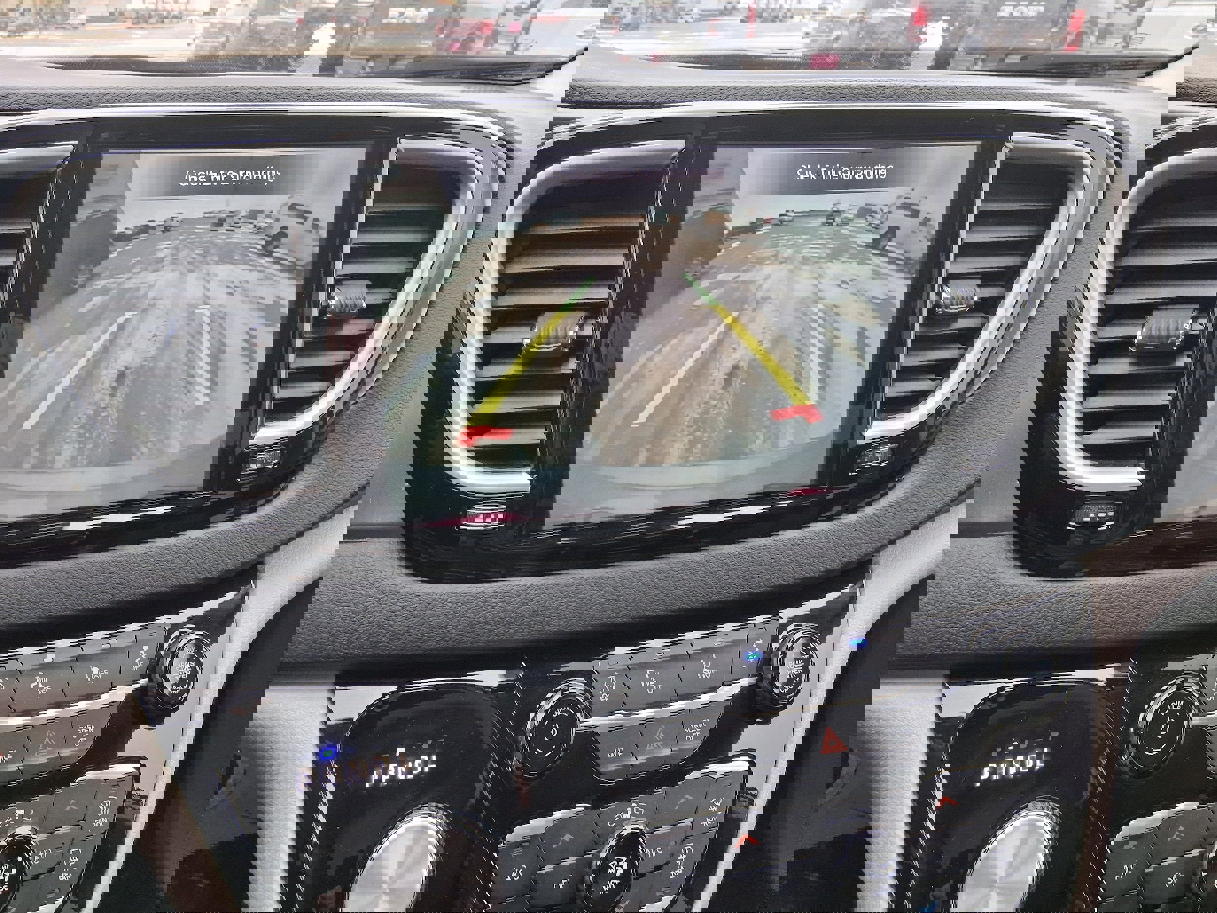 Used 2024 Chrysler Pacifica Touring-L image 11