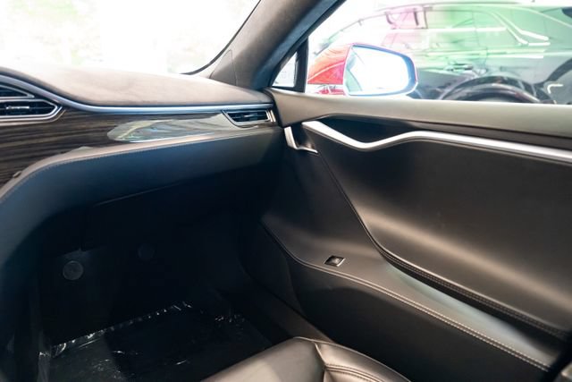 Used 2015 Tesla Model S 70D AWD/4WD image 10