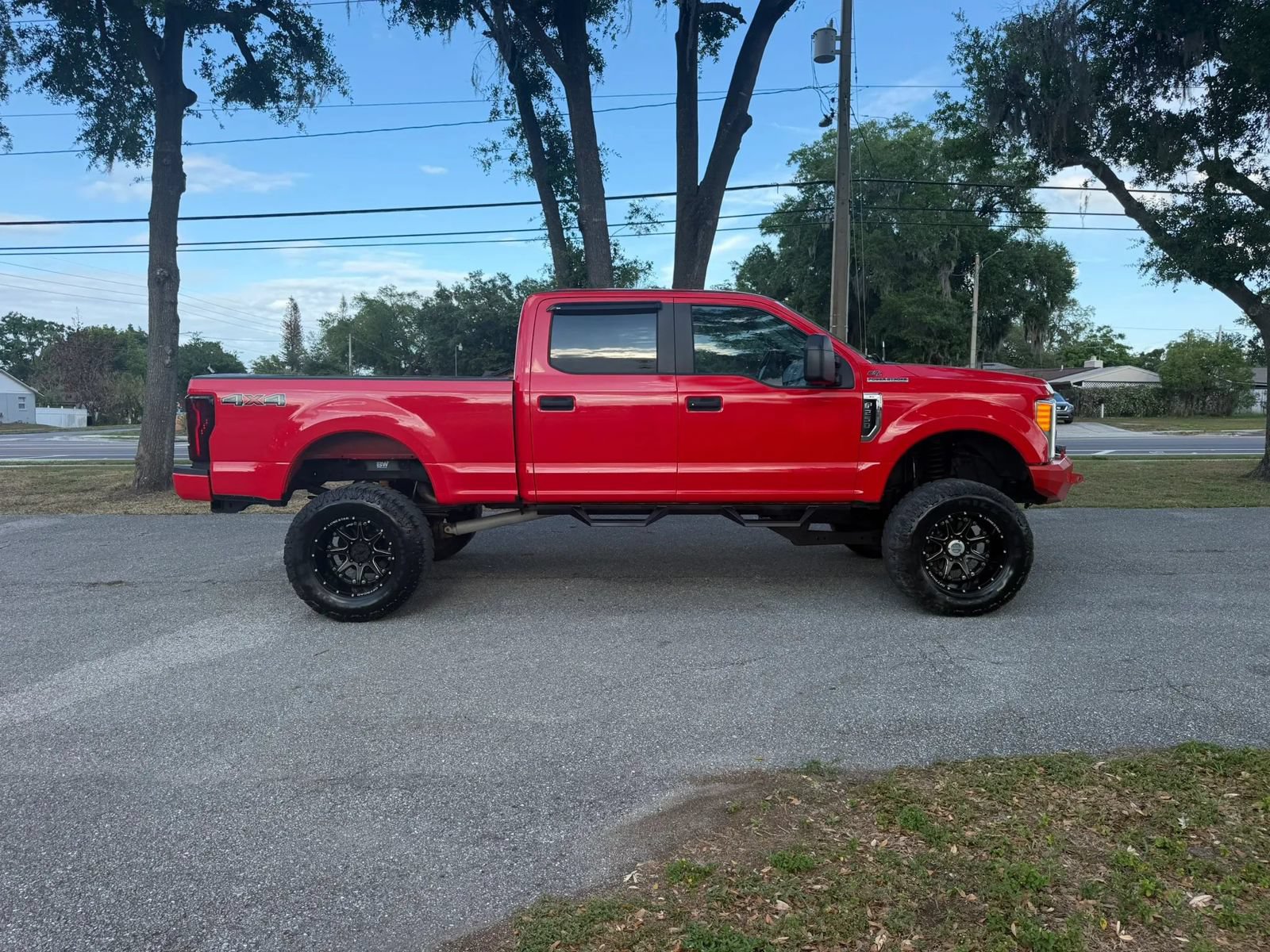 Used 2017 Ford F250 XL AWD/4WD image 4