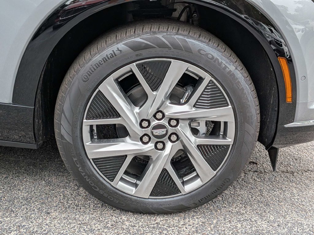 Certified 2027 Cadillac Optiq Luxury RWD image 12
