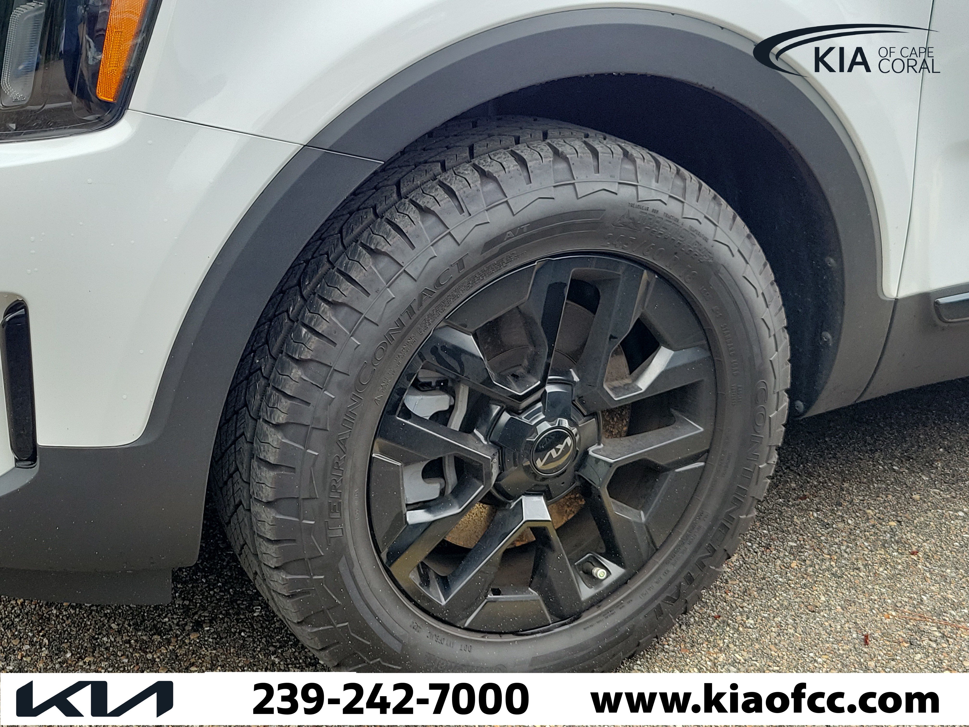 Used 2025 Kia Telluride AWD image 4