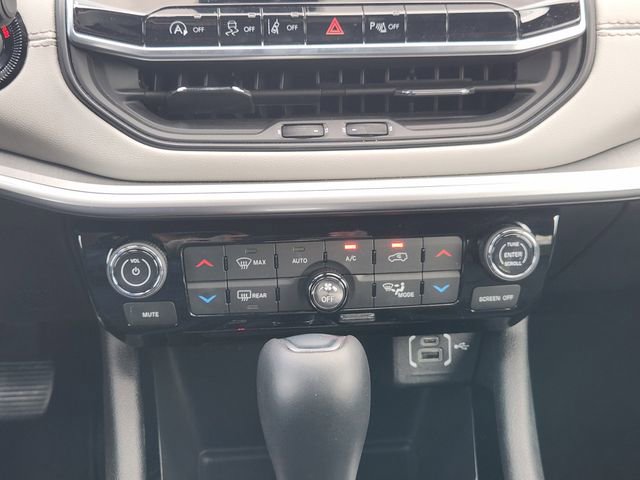 Used 2025 Jeep Compass Limited w/ Elite Group image 15