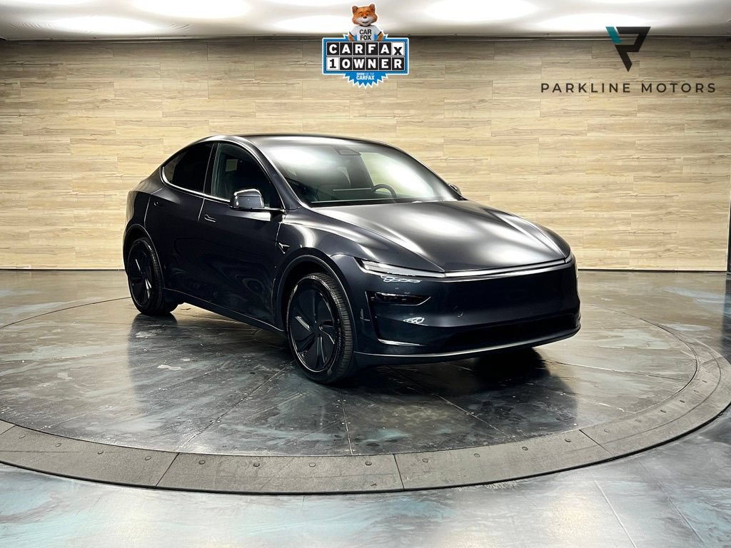Used 2026 Tesla Model Y 2WD image 1