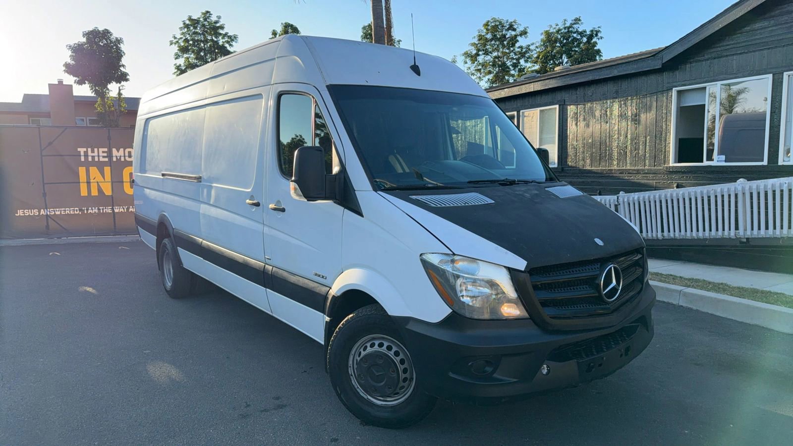Used 2015 Mercedes-Benz Sprinter 3500 image 2