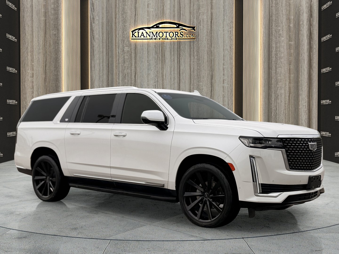 Used 2021 Cadillac Escalade ESV Premium Luxury AWD/4WD image 1