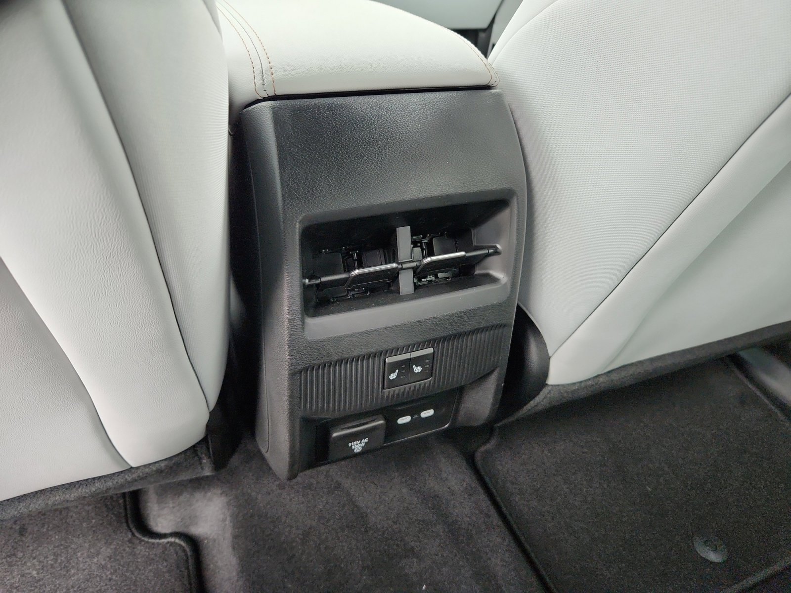 New 2026 Jeep Cherokee Limited image 32