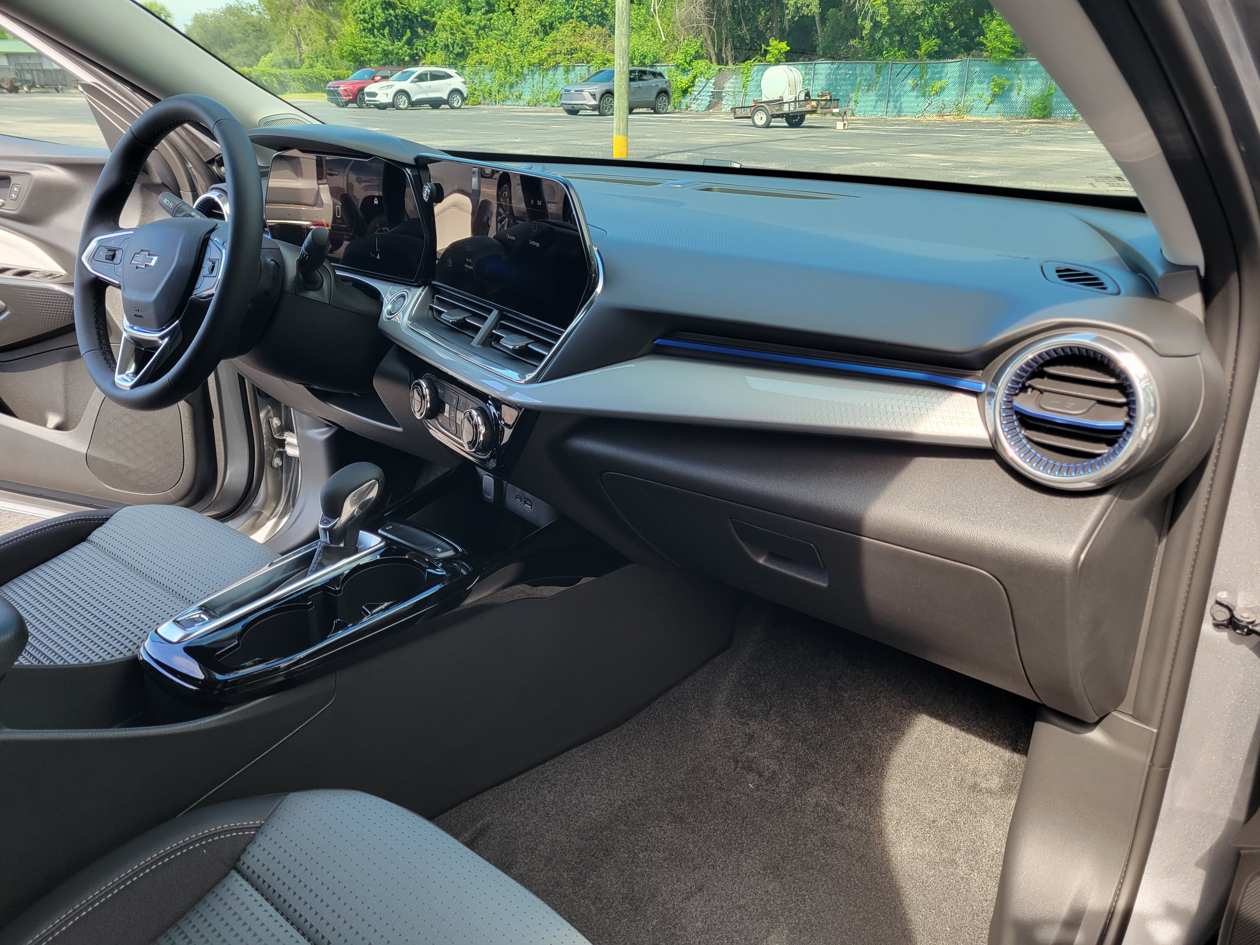 New 2026 Chevrolet Trax LT w/ Driver Confidence Package FWD image 25