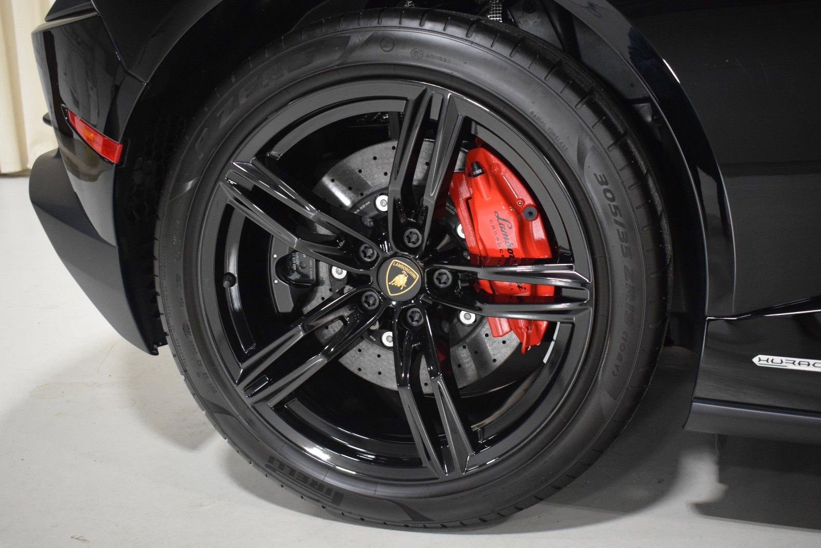 Used 2023 Lamborghini Huracan EVO image 16