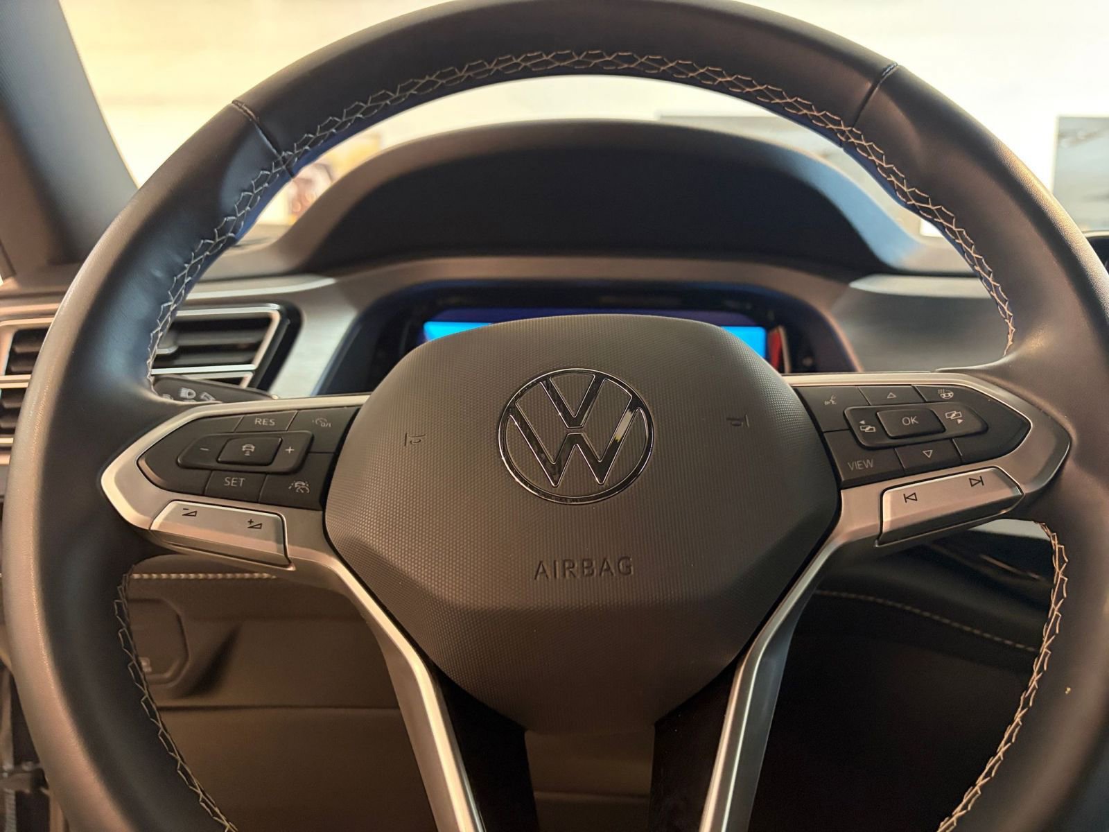 Used 2025 Volkswagen Atlas Cross Sport SE image 29