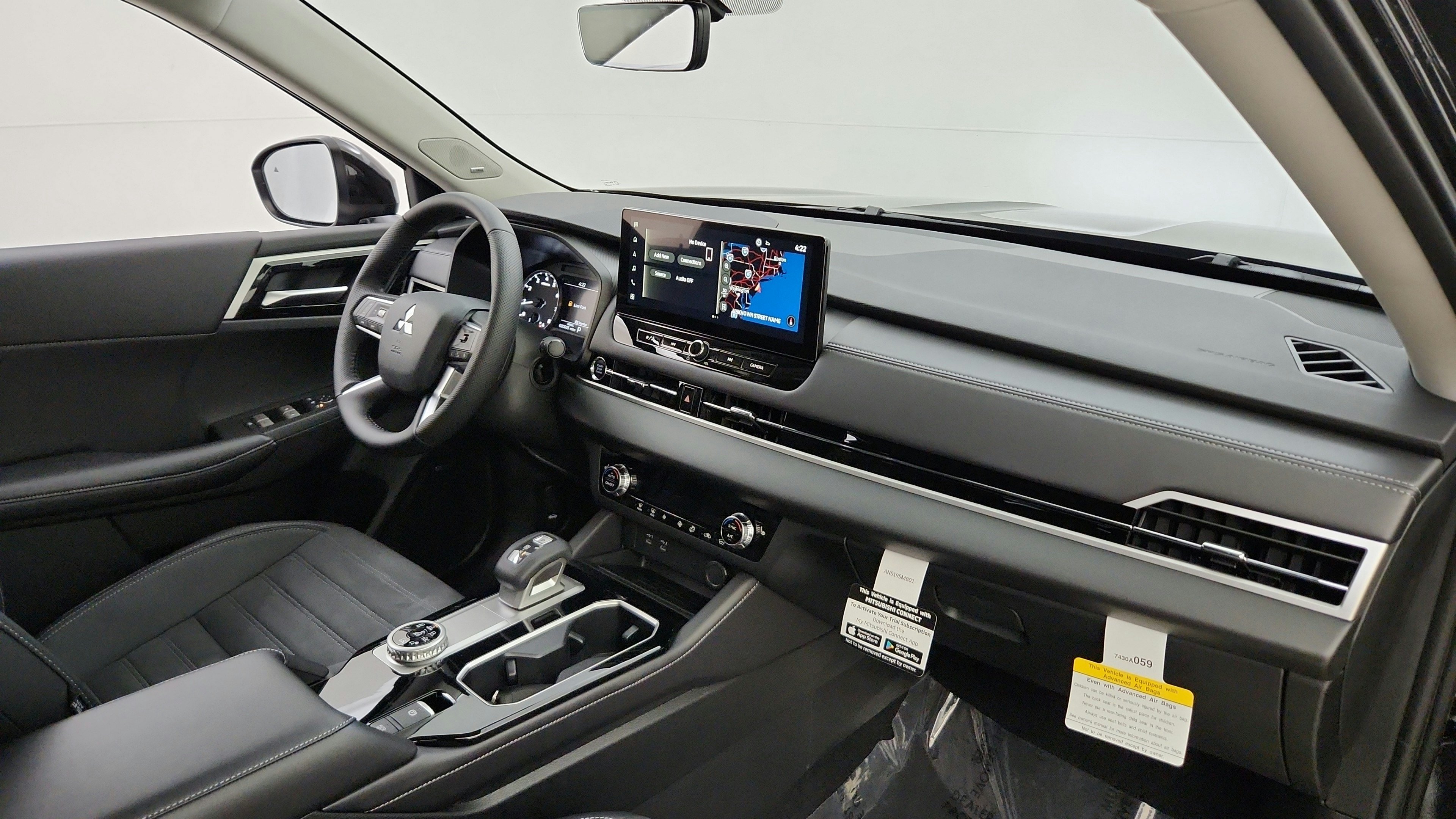 Used 2025 Mitsubishi Outlander SE AWD/4WD image 14