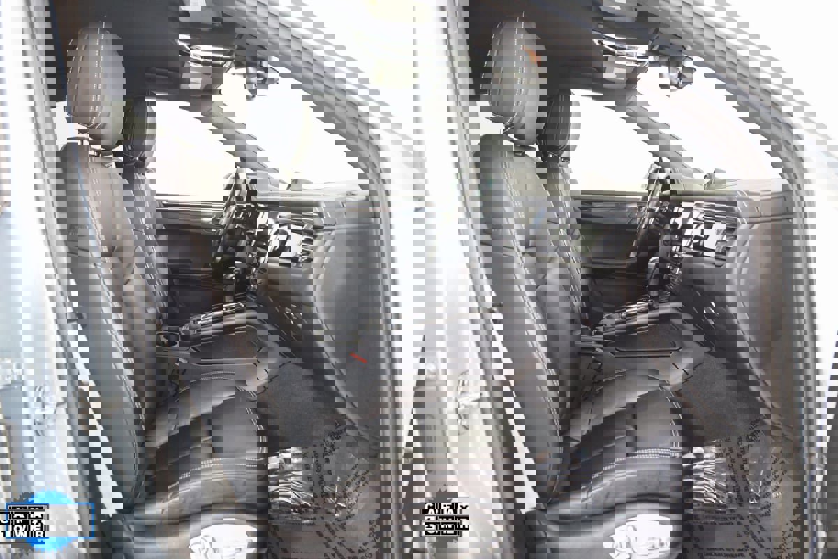 Used 2022 Porsche Macan image 12