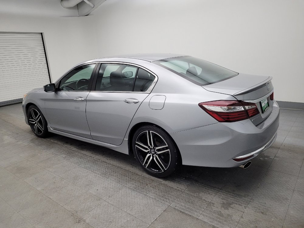 Used 2017 Honda Accord Sport image 3