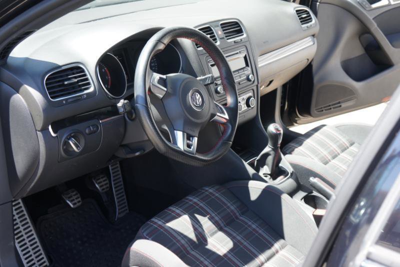 Used 2011 Volkswagen Golf 4-Door image 10