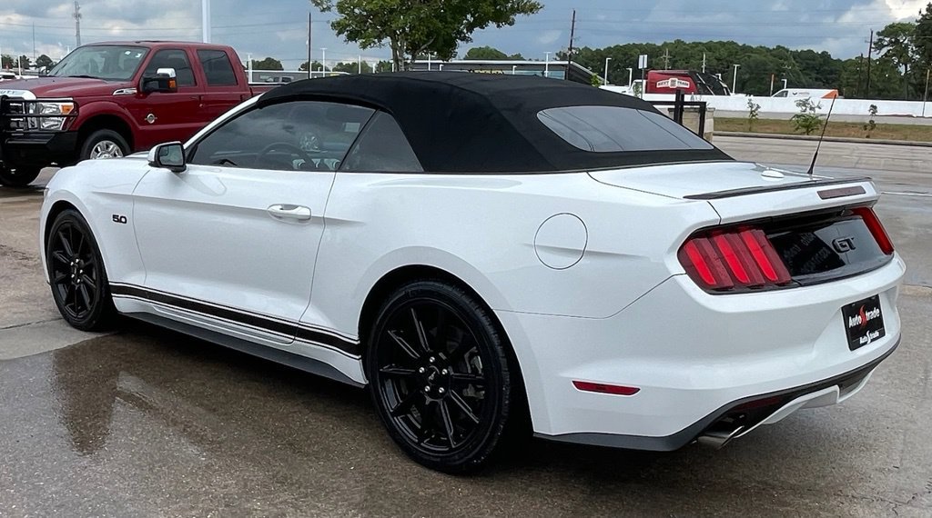 Used 2016 Ford Mustang GT Premium w/ Black Accent Package RWD image 3