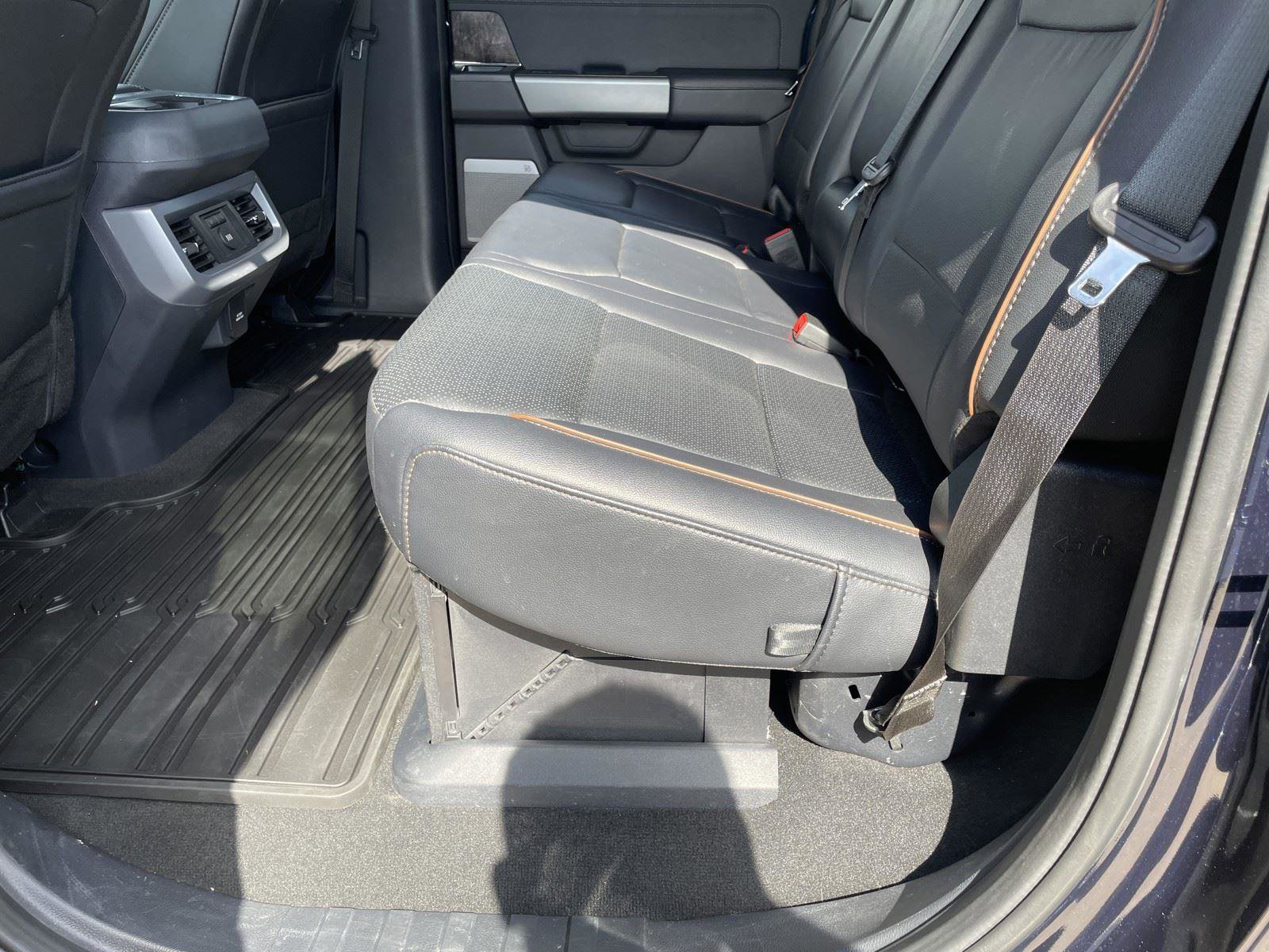 Used 2025 Ford F250 Lariat w/ Chrome Package image 23