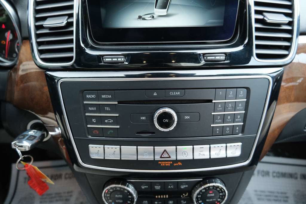 Used 2017 Mercedes-Benz GLS 550 4MATIC image 31