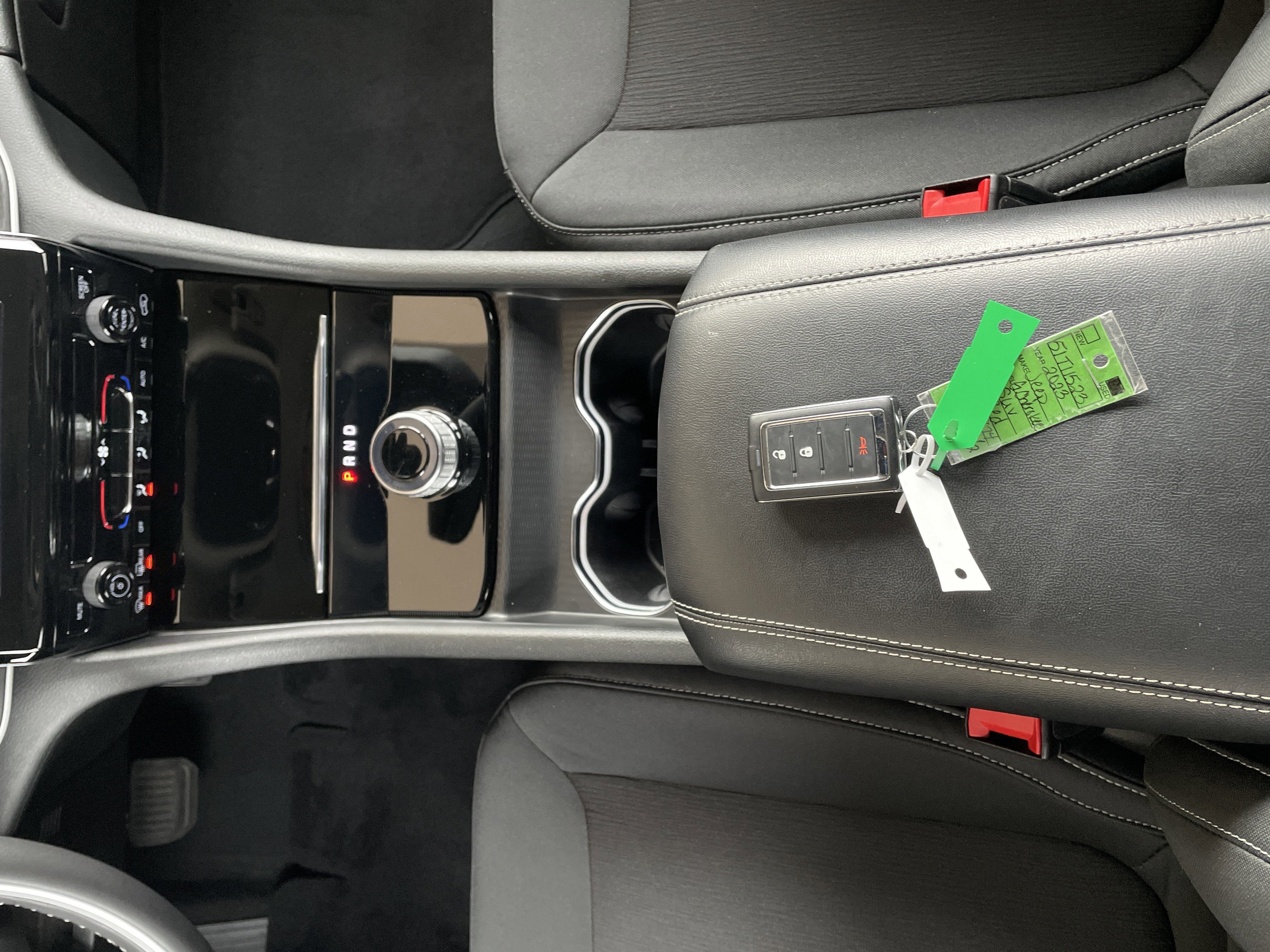 Used 2023 Jeep Grand Cherokee Laredo w/ MOPAR Finishing Package image 11