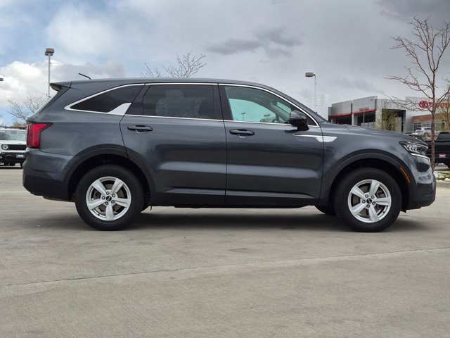 Used 2021 Kia Sorento LX AWD/4WD image 4