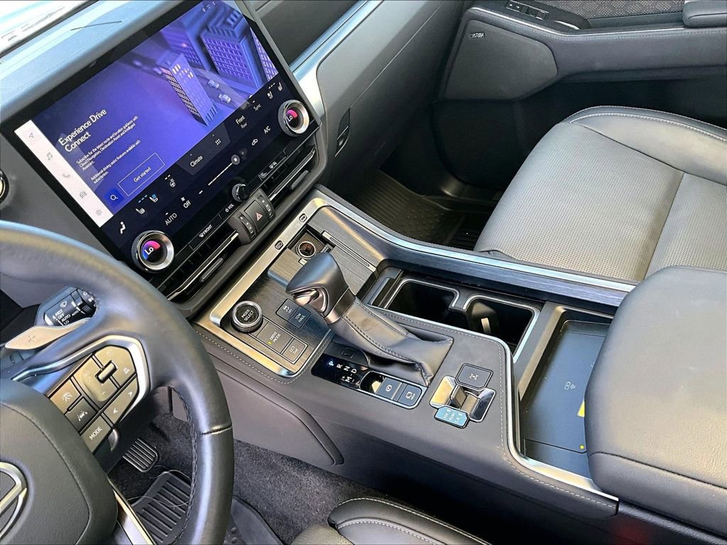 Used 2024 Lexus GX 550 w/ Accessory Package (Z1) image 17