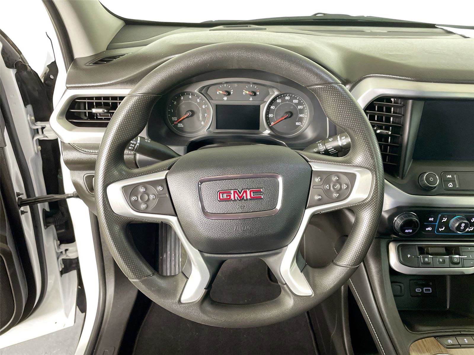 Used 2023 GMC Acadia SLE w/ Driver Convenience Package image 12