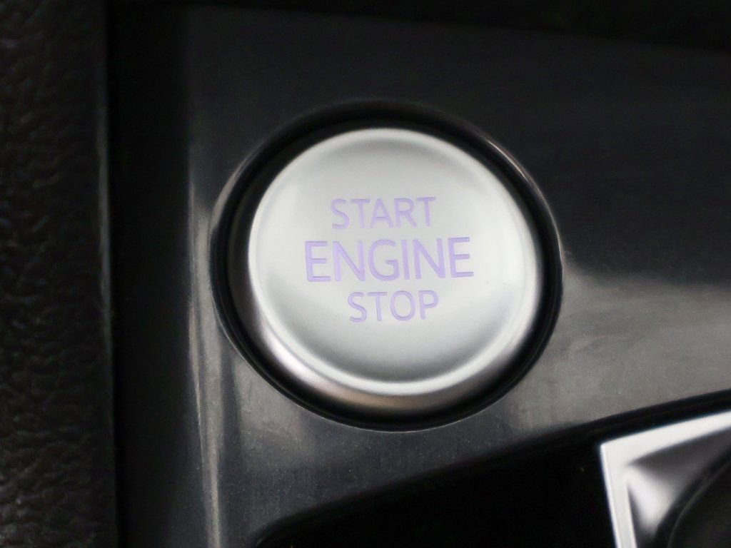 Used 2023 Volkswagen Tiguan SE image 39