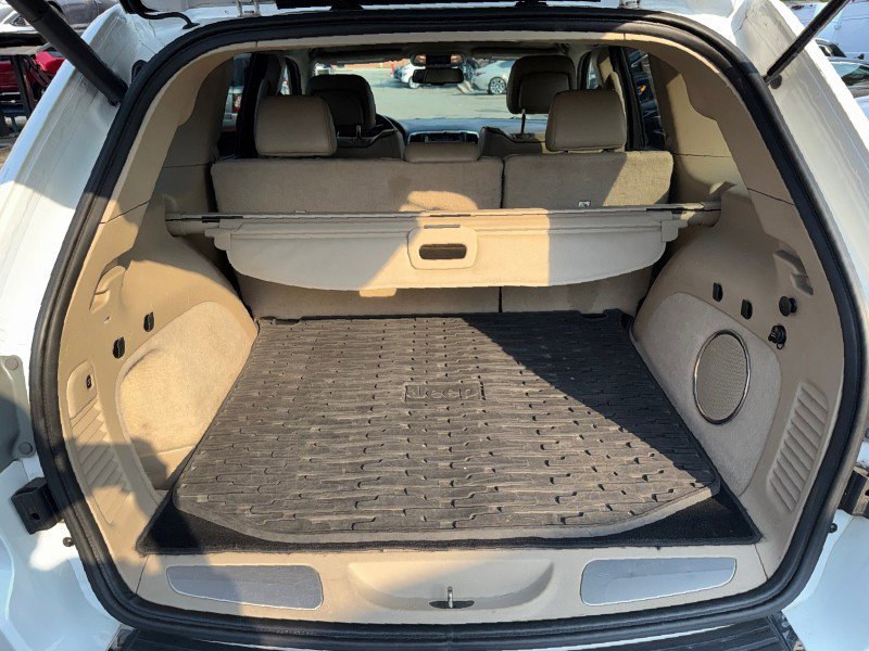 Used 2016 Jeep Grand Cherokee Overland image 34